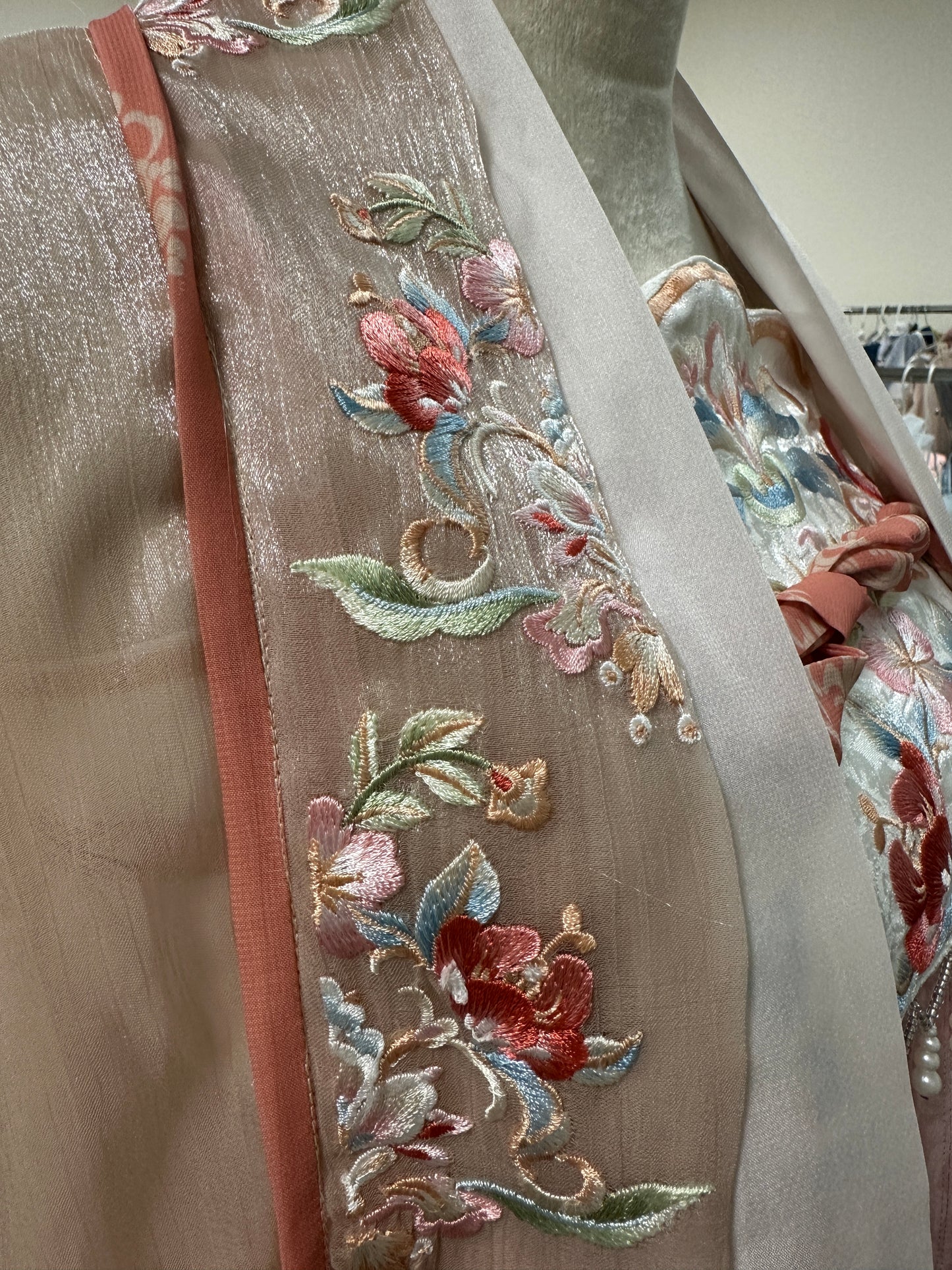 唐制-诃子裙 应怜萱草 Tender Hearts for Daylilies